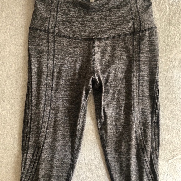 Yogalicious Athletic Leggings - Picture 2 of 4